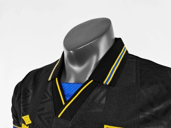 1993-94 Manchester United Away Retro Jersey - Image 2