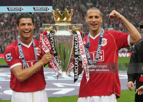 Manchester United Home Long Sleeve Kit Retro 08-09 - Image 12