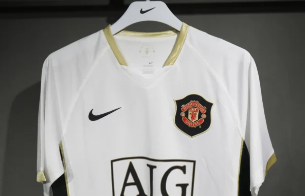 Manchester United Away Kit Retro 06-07 - Image 3