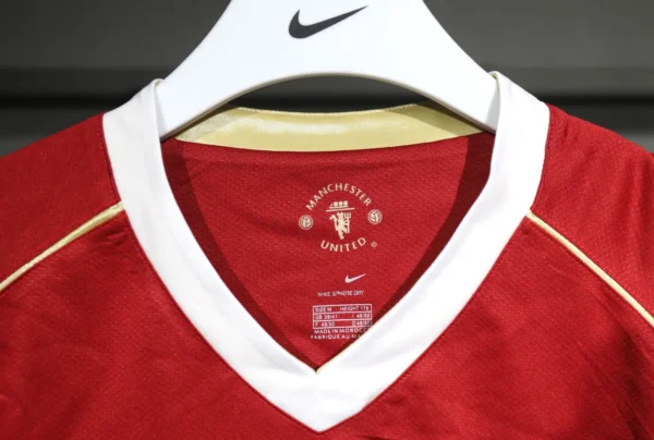 Manchester United Home Long Sleeve Kit Retro 08-09 - Image 6