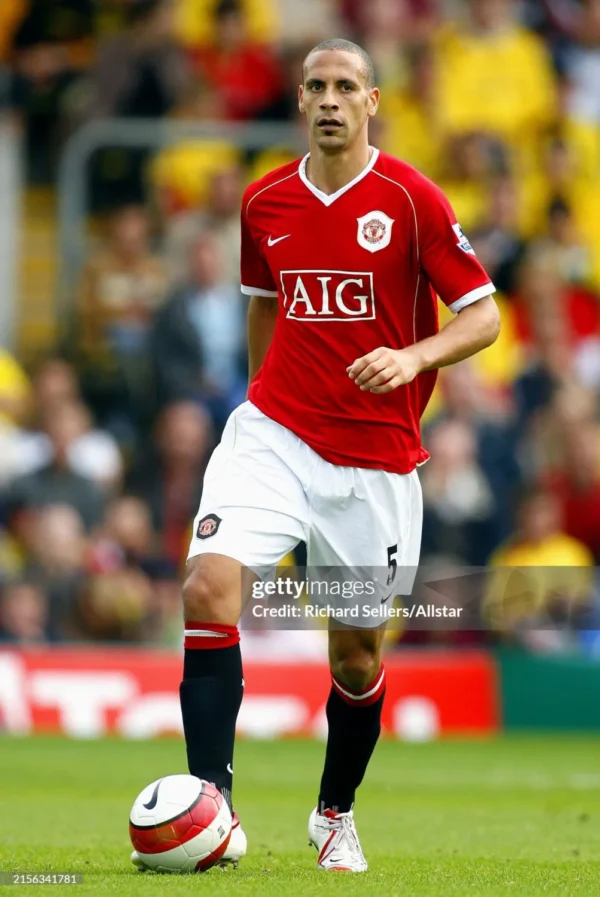 Manchester United Home Long Sleeve Kit Retro 08-09 - Image 10